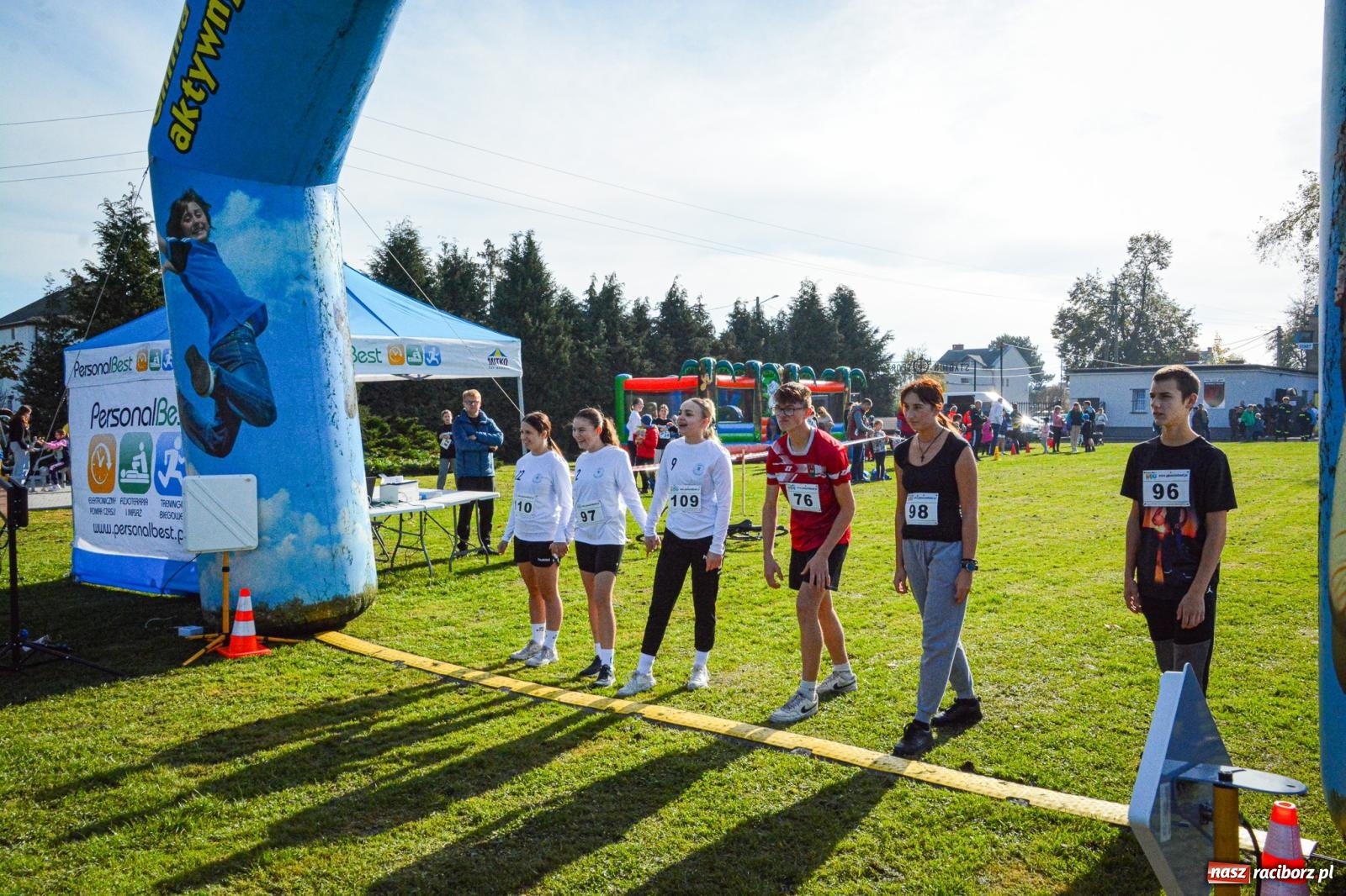 Zdjęcie w galerii na portalu naszraciborz.pl: Rywalizacja i rekreacja. Rodzinny piknik biegowy w Pietrowicach Wielkich wiadomości z regionu
