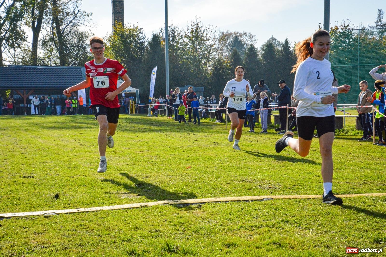 Zdjęcie w galerii na portalu naszraciborz.pl: Rywalizacja i rekreacja. Rodzinny piknik biegowy w Pietrowicach Wielkich wiadomości z regionu