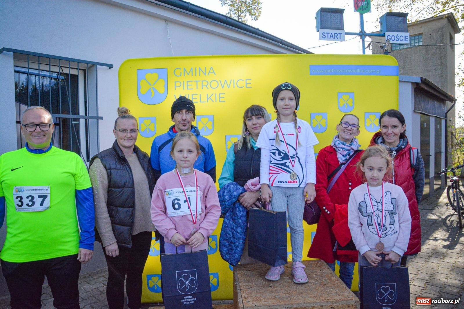 Zdjęcie w galerii na portalu naszraciborz.pl: Rywalizacja i rekreacja. Rodzinny piknik biegowy w Pietrowicach Wielkich wiadomości z regionu