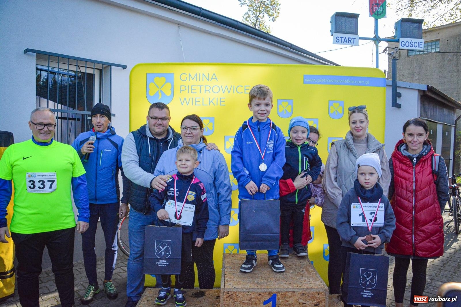 Zdjęcie w galerii na portalu naszraciborz.pl: Rywalizacja i rekreacja. Rodzinny piknik biegowy w Pietrowicach Wielkich wiadomości z regionu