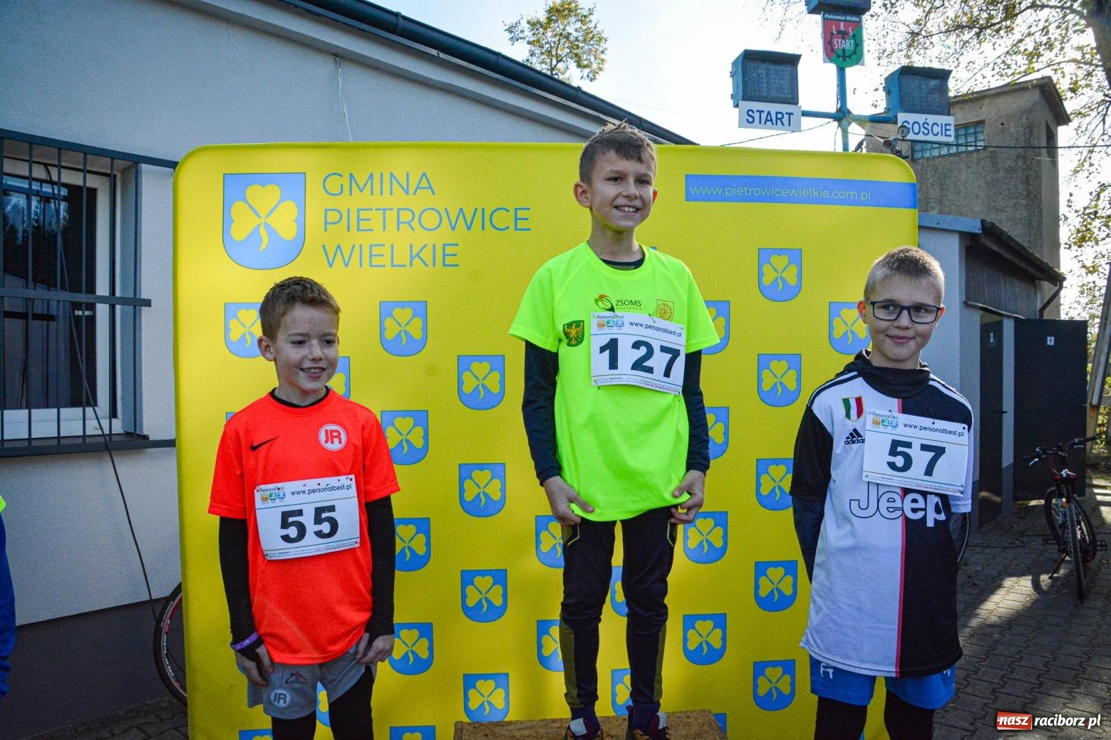 Zdjęcie w galerii na portalu naszraciborz.pl: Rywalizacja i rekreacja. Rodzinny piknik biegowy w Pietrowicach Wielkich wiadomości z regionu
