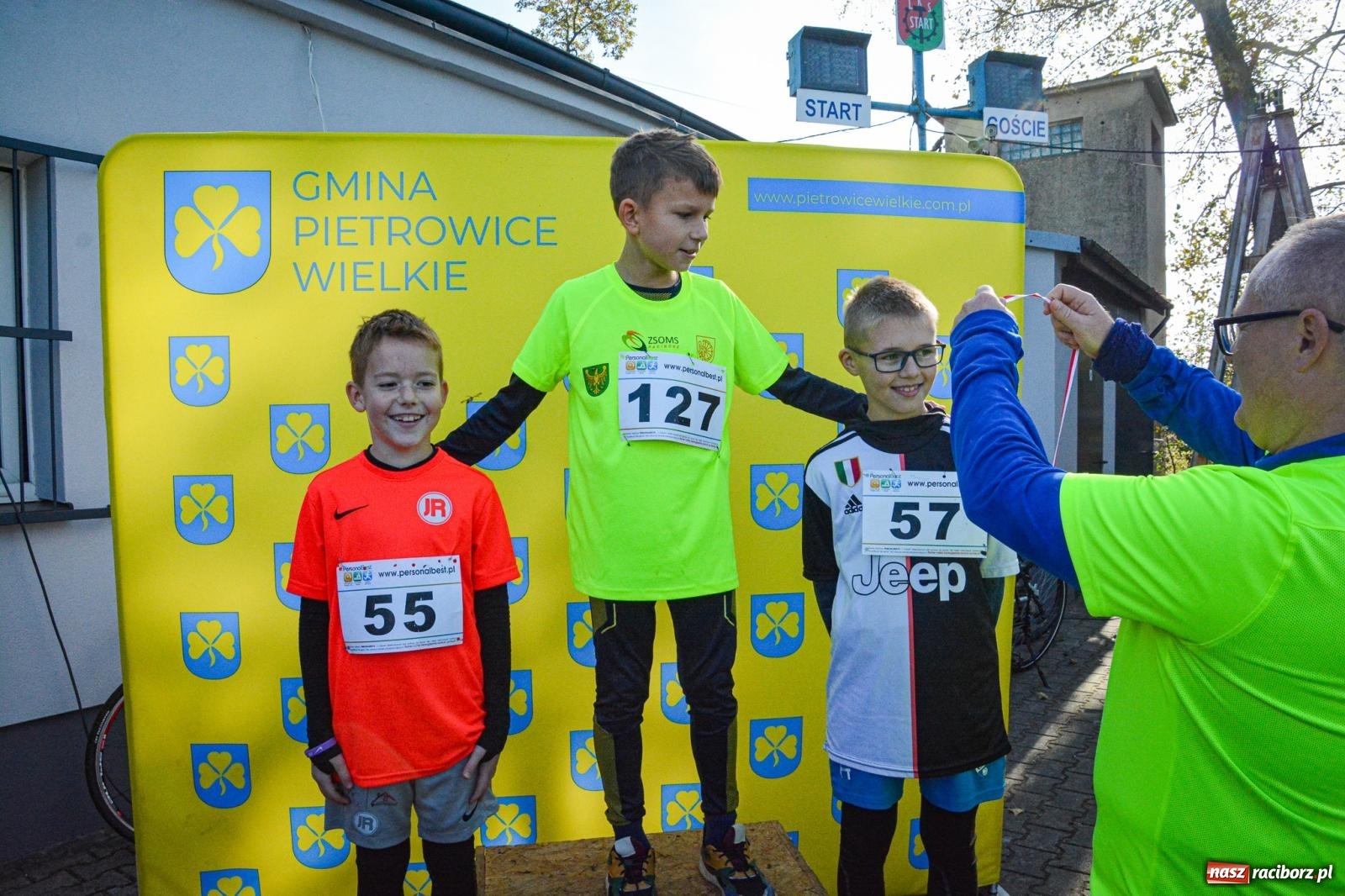 Zdjęcie w galerii na portalu naszraciborz.pl: Rywalizacja i rekreacja. Rodzinny piknik biegowy w Pietrowicach Wielkich wiadomości z regionu