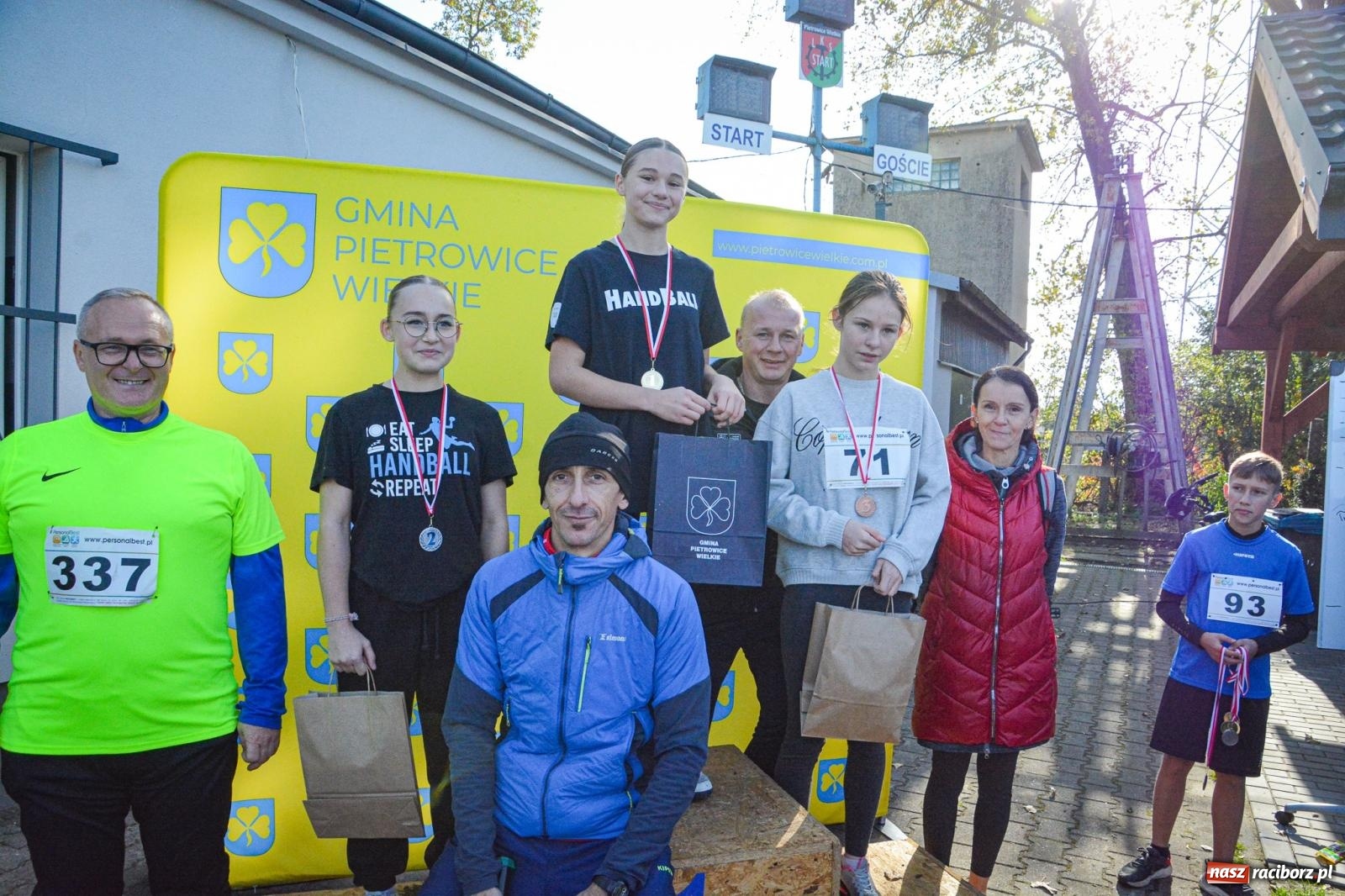 Zdjęcie w galerii na portalu naszraciborz.pl: Rywalizacja i rekreacja. Rodzinny piknik biegowy w Pietrowicach Wielkich wiadomości z regionu