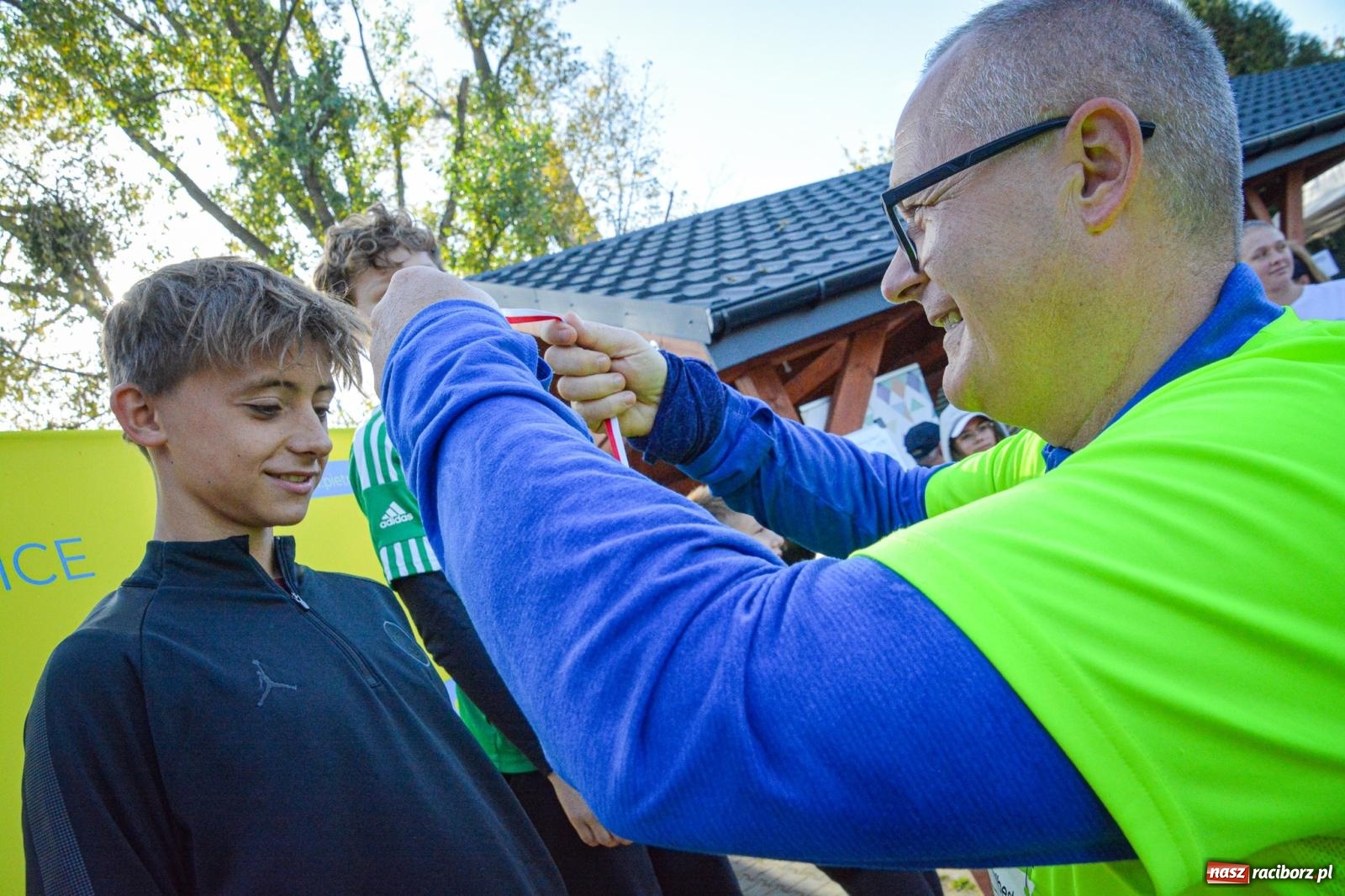 Zdjęcie w galerii na portalu naszraciborz.pl: Rywalizacja i rekreacja. Rodzinny piknik biegowy w Pietrowicach Wielkich wiadomości z regionu