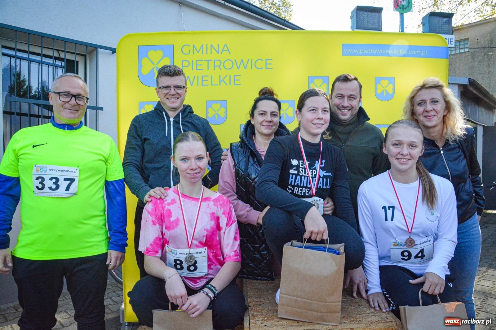 Zdjęcie w galerii na portalu naszraciborz.pl: Rywalizacja i rekreacja. Rodzinny piknik biegowy w Pietrowicach Wielkich wiadomości z regionu