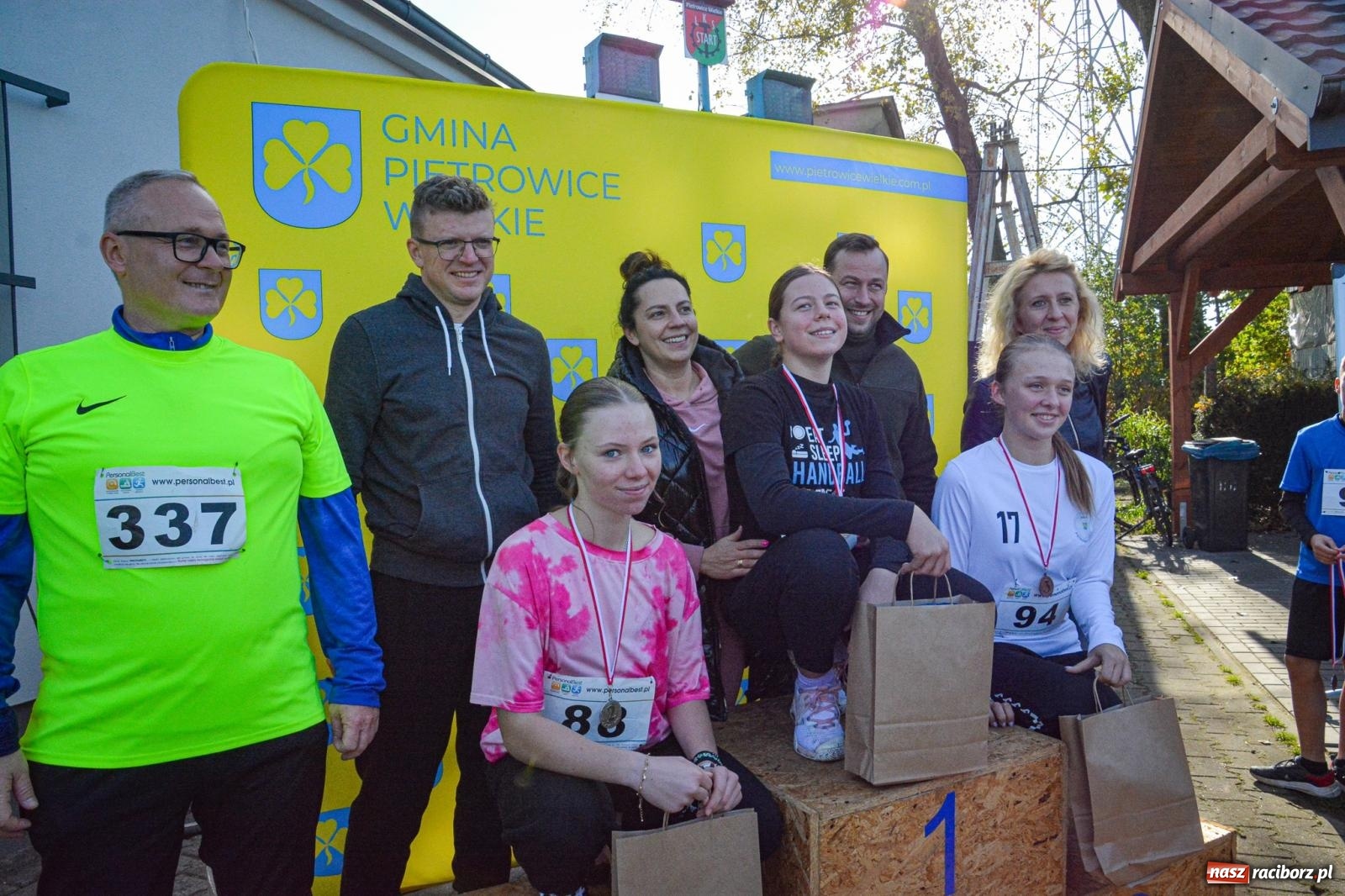 Zdjęcie w galerii na portalu naszraciborz.pl: Rywalizacja i rekreacja. Rodzinny piknik biegowy w Pietrowicach Wielkich wiadomości z regionu