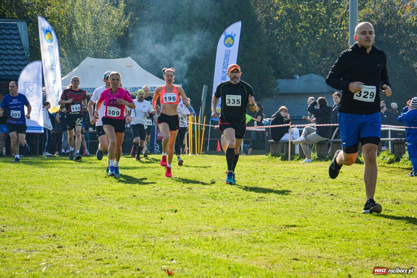 Zdjęcie w galerii na portalu naszraciborz.pl: Rywalizacja i rekreacja. Rodzinny piknik biegowy w Pietrowicach Wielkich wiadomości z regionu