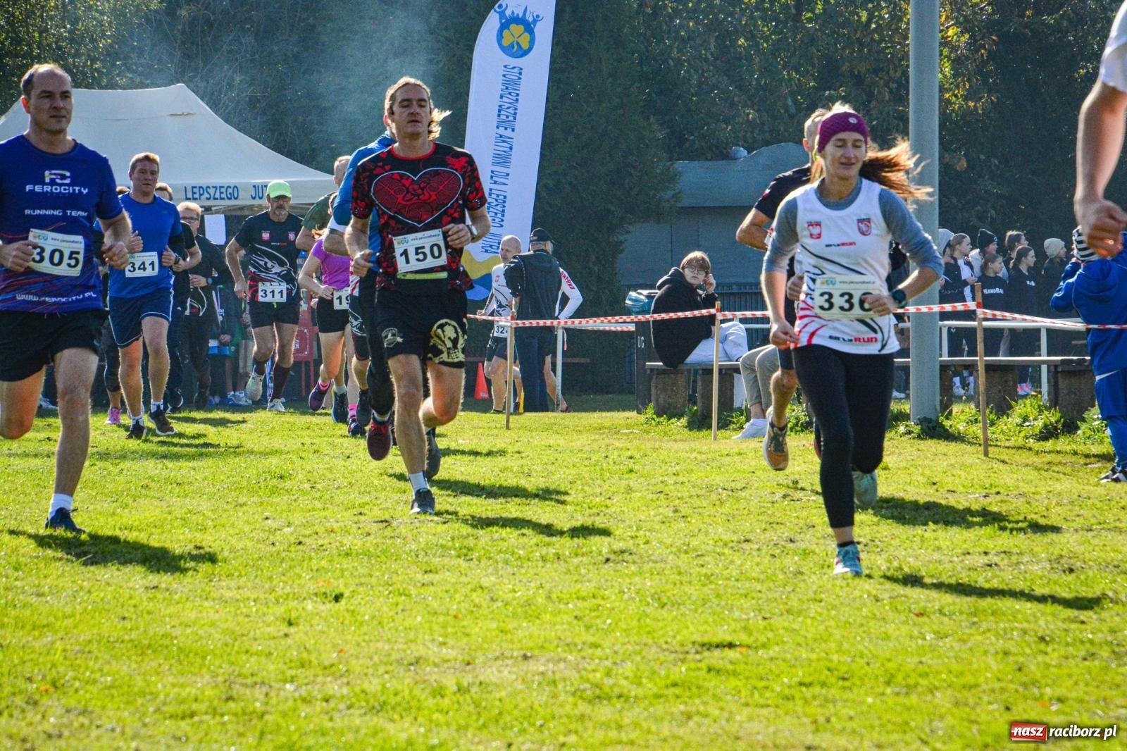 Zdjęcie w galerii na portalu naszraciborz.pl: Rywalizacja i rekreacja. Rodzinny piknik biegowy w Pietrowicach Wielkich wiadomości z regionu