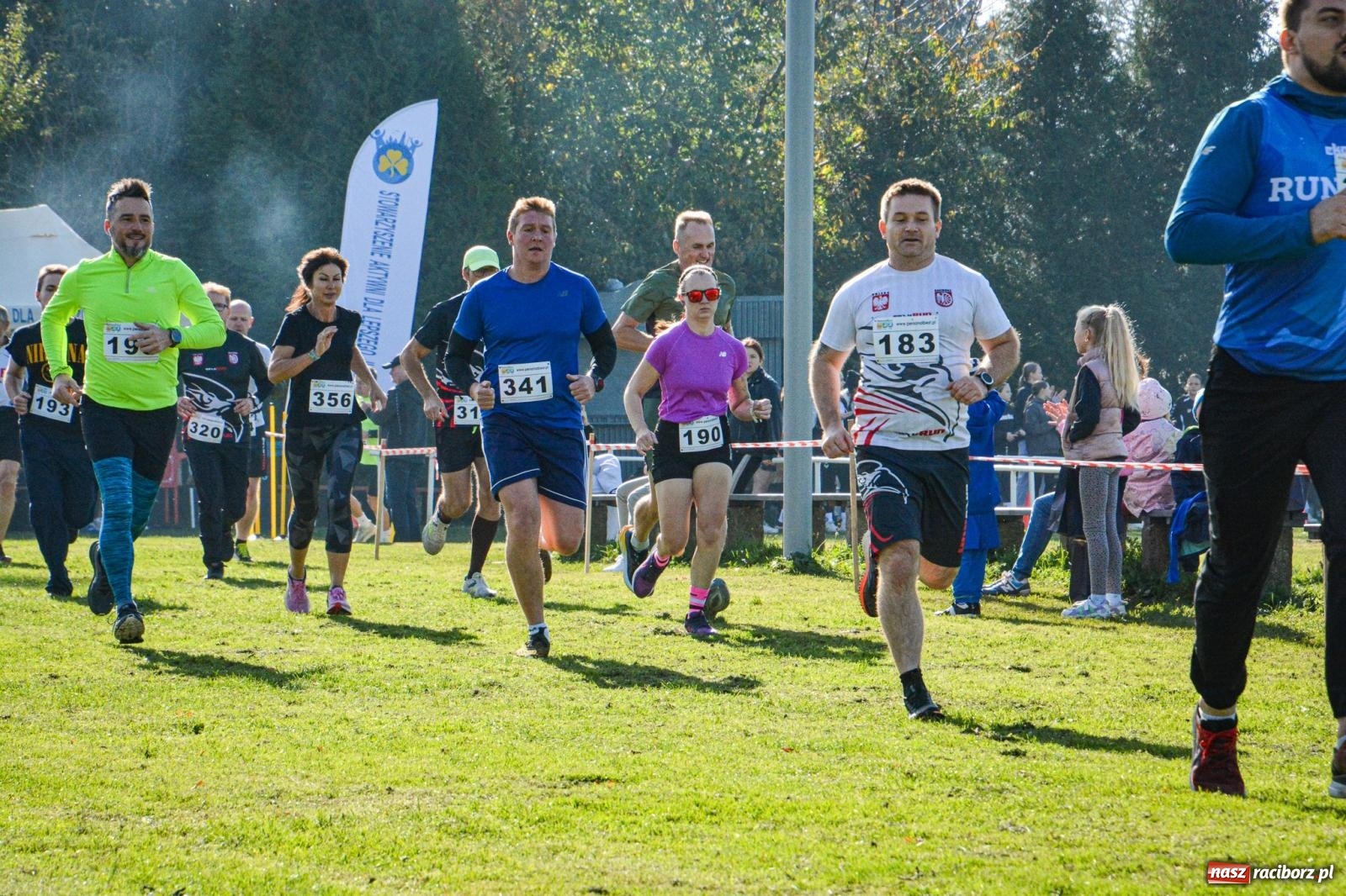 Zdjęcie w galerii na portalu naszraciborz.pl: Rywalizacja i rekreacja. Rodzinny piknik biegowy w Pietrowicach Wielkich wiadomości z regionu