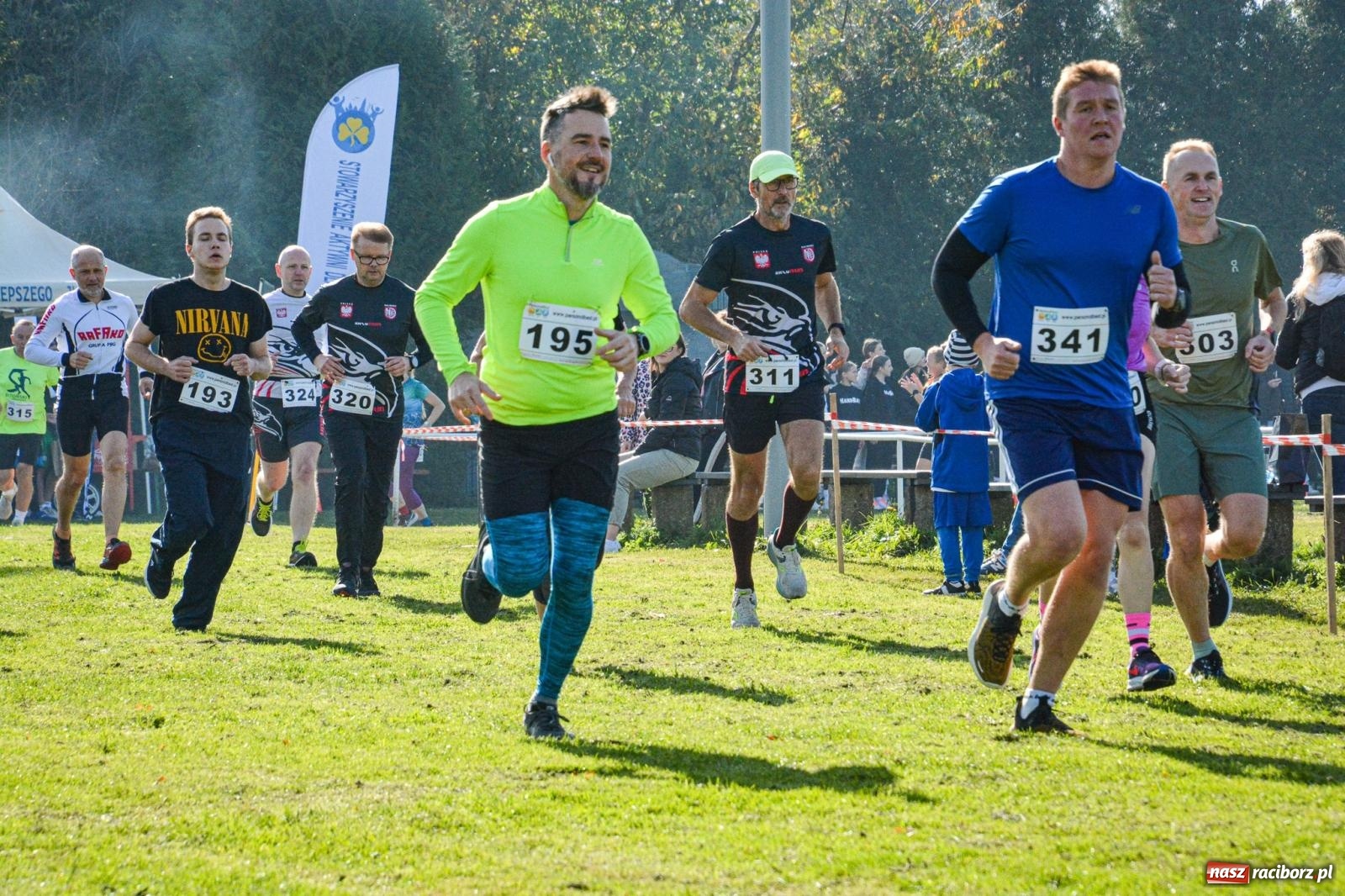 Zdjęcie w galerii na portalu naszraciborz.pl: Rywalizacja i rekreacja. Rodzinny piknik biegowy w Pietrowicach Wielkich wiadomości z regionu