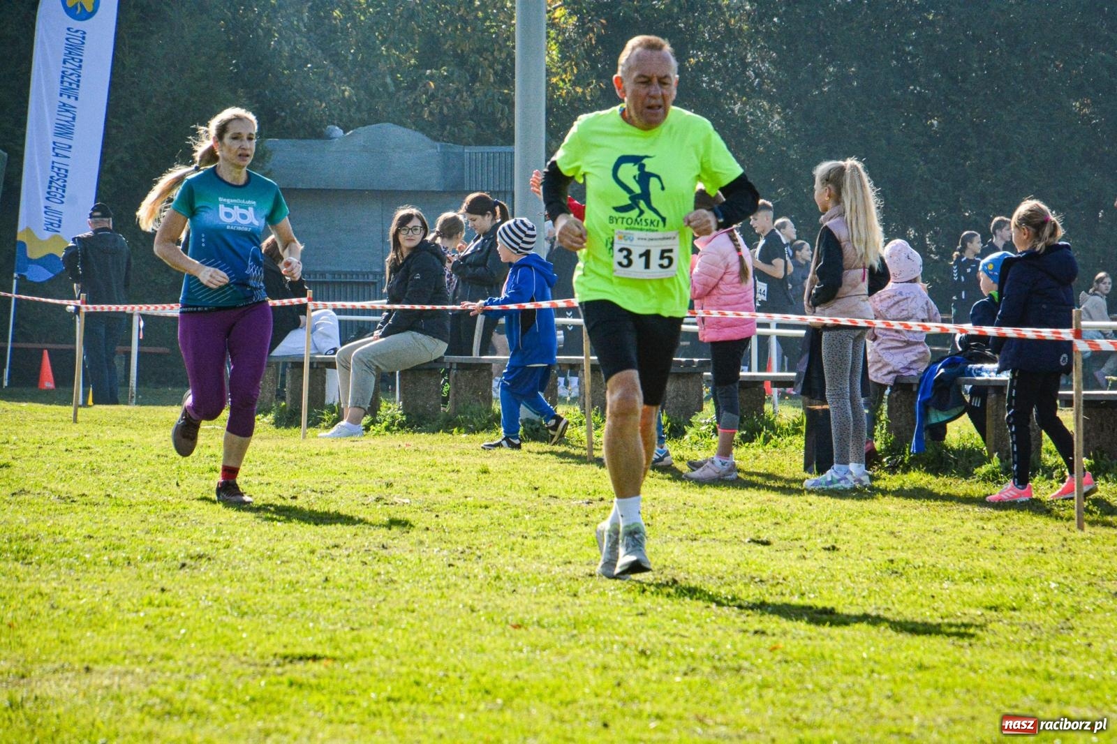 Zdjęcie w galerii na portalu naszraciborz.pl: Rywalizacja i rekreacja. Rodzinny piknik biegowy w Pietrowicach Wielkich wiadomości z regionu