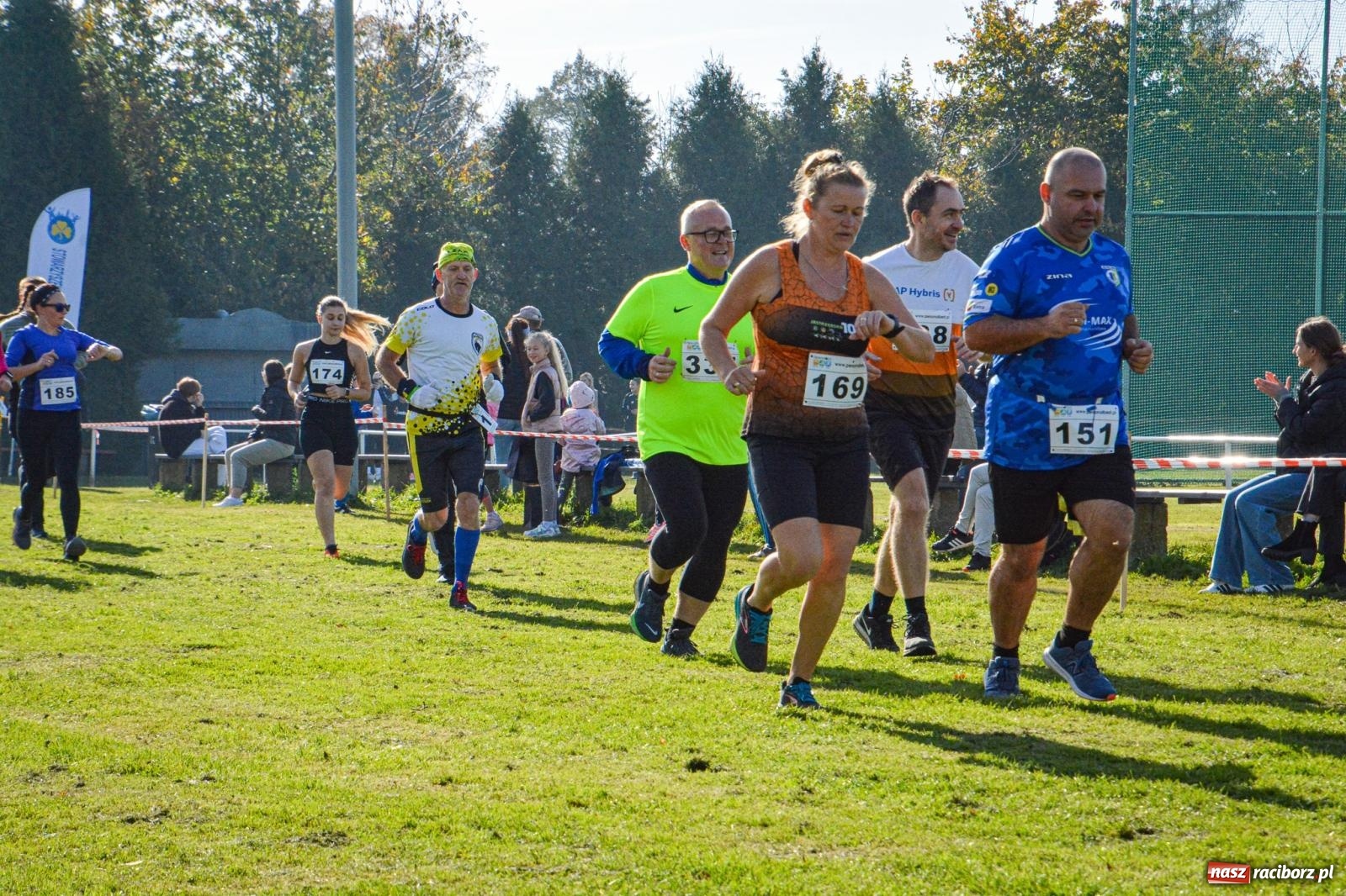 Zdjęcie w galerii na portalu naszraciborz.pl: Rywalizacja i rekreacja. Rodzinny piknik biegowy w Pietrowicach Wielkich wiadomości z regionu