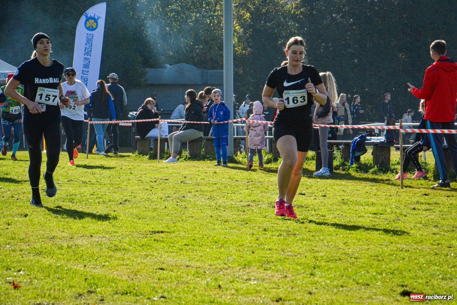 Zdjęcie w galerii na portalu naszraciborz.pl: Rywalizacja i rekreacja. Rodzinny piknik biegowy w Pietrowicach Wielkich wiadomości z regionu