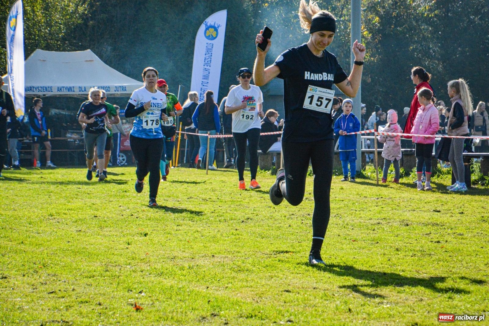 Zdjęcie w galerii na portalu naszraciborz.pl: Rywalizacja i rekreacja. Rodzinny piknik biegowy w Pietrowicach Wielkich wiadomości z regionu