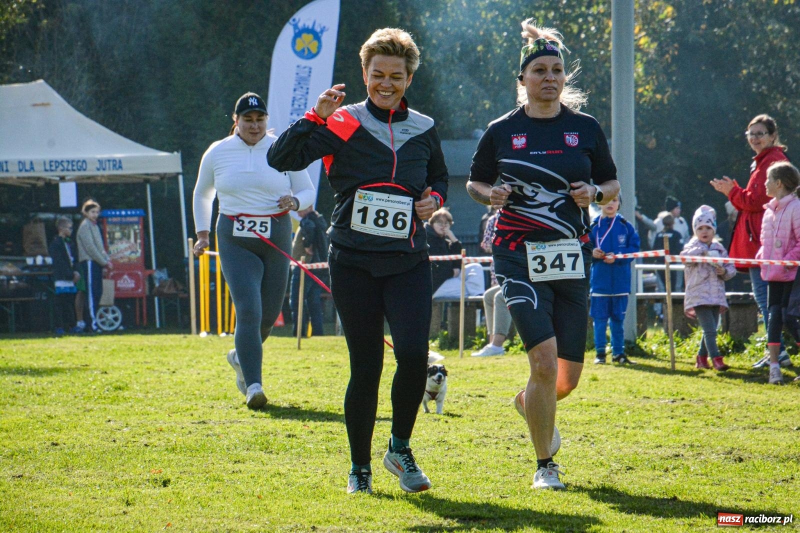Zdjęcie w galerii na portalu naszraciborz.pl: Rywalizacja i rekreacja. Rodzinny piknik biegowy w Pietrowicach Wielkich wiadomości z regionu