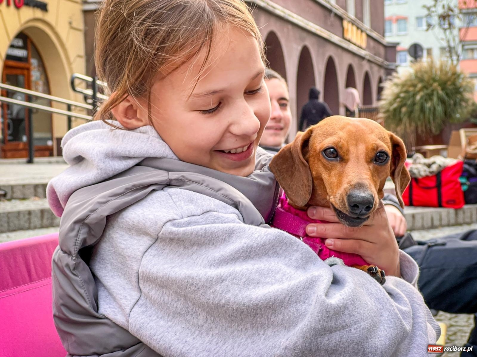 Zdjęcie w galerii na portalu naszraciborz.pl: Kiermasz, bazarek i targ staroci. Sobotnie handlowanie na obrzeżach rynku i żale sprzedawców wiadomości z regionu