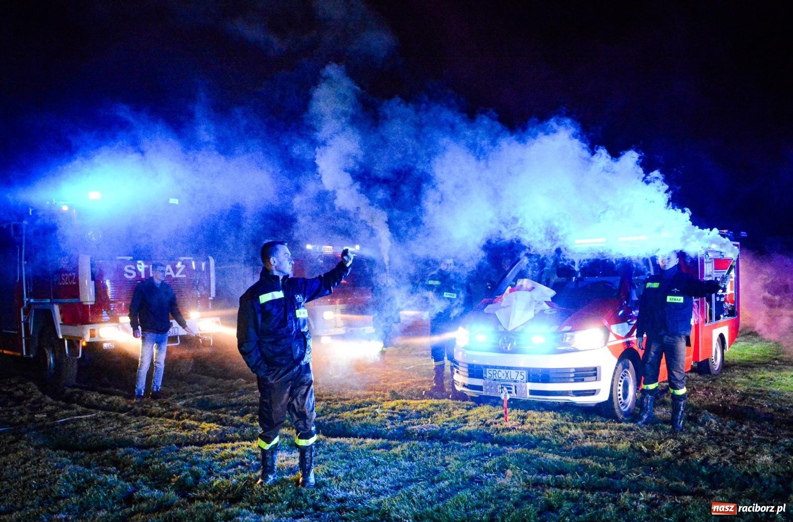 Zdjęcie w galerii na portalu naszraciborz.pl: W końcu mają czym wyjeżdżać do akcji. OSP Gródczanki mają nowy lekki wóz strażacki wiadomości z regionu