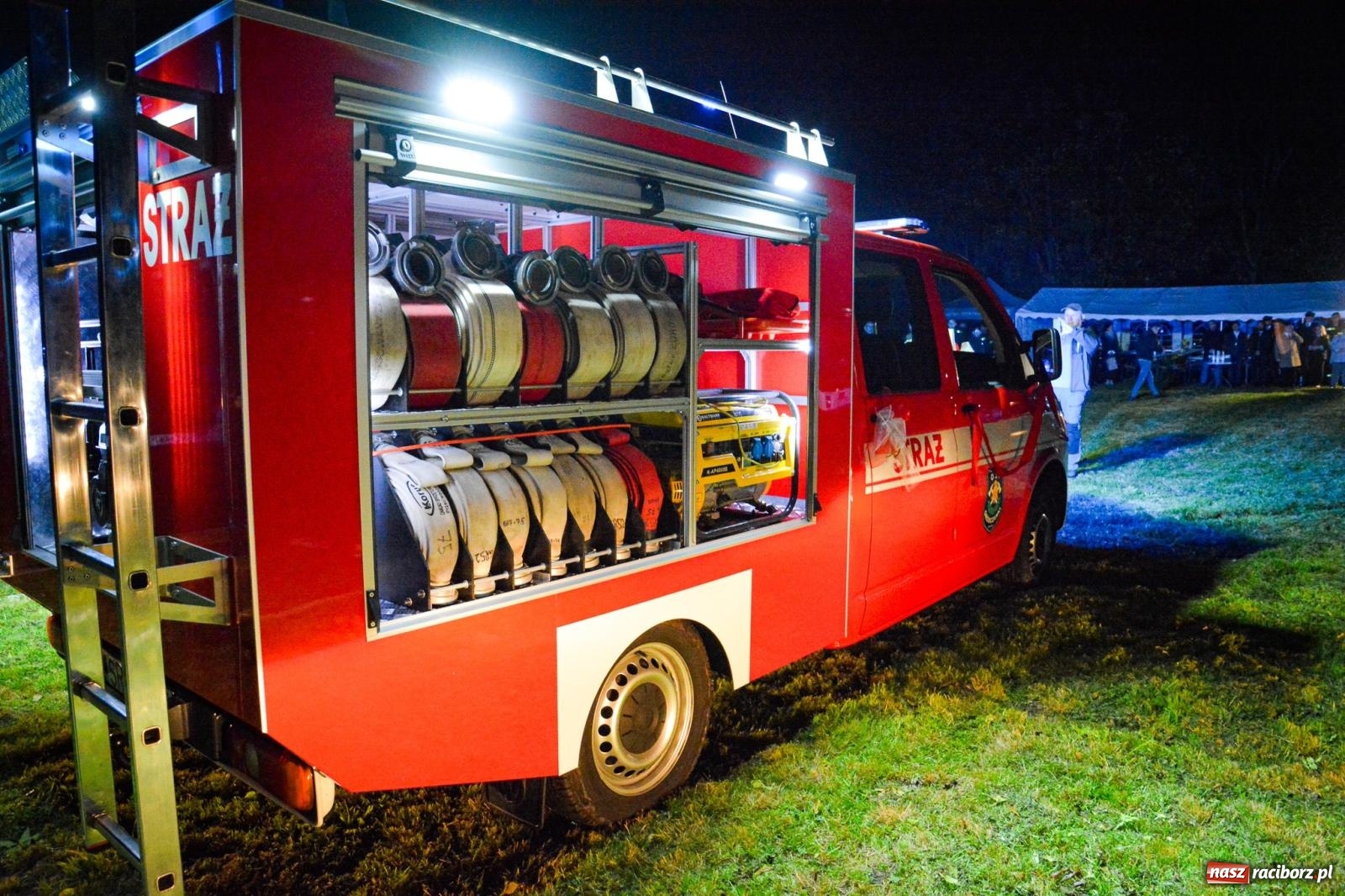 Zdjęcie w galerii na portalu naszraciborz.pl: W końcu mają czym wyjeżdżać do akcji. OSP Gródczanki mają nowy lekki wóz strażacki wiadomości z regionu