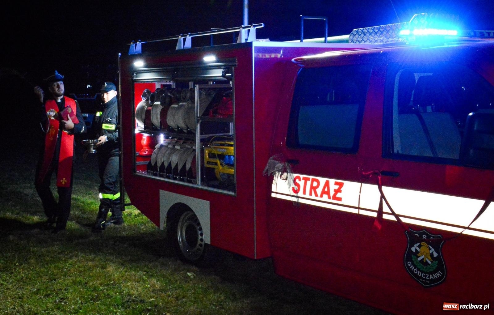 Zdjęcie w galerii na portalu naszraciborz.pl: W końcu mają czym wyjeżdżać do akcji. OSP Gródczanki mają nowy lekki wóz strażacki wiadomości z regionu
