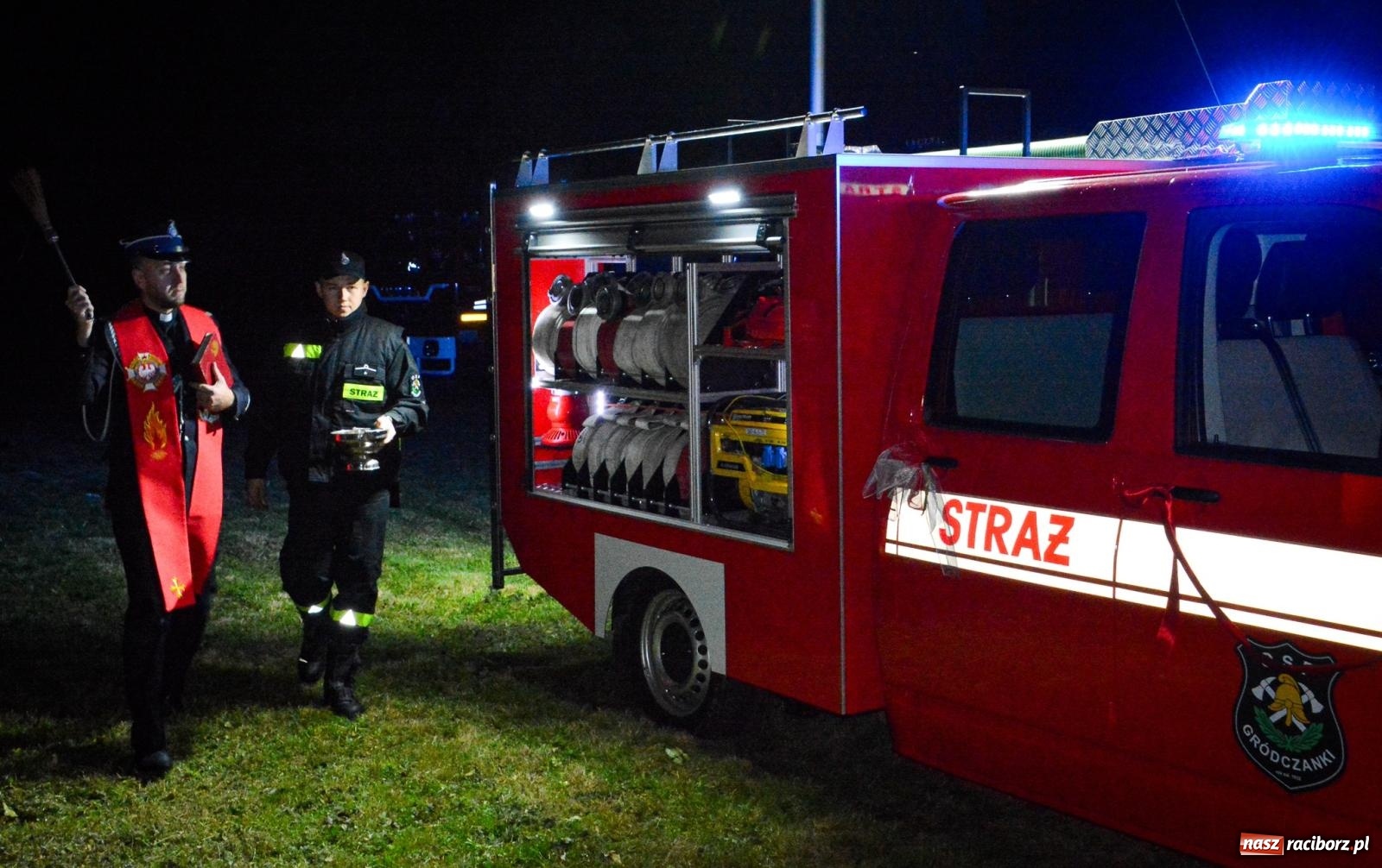 Zdjęcie w galerii na portalu naszraciborz.pl: W końcu mają czym wyjeżdżać do akcji. OSP Gródczanki mają nowy lekki wóz strażacki wiadomości z regionu