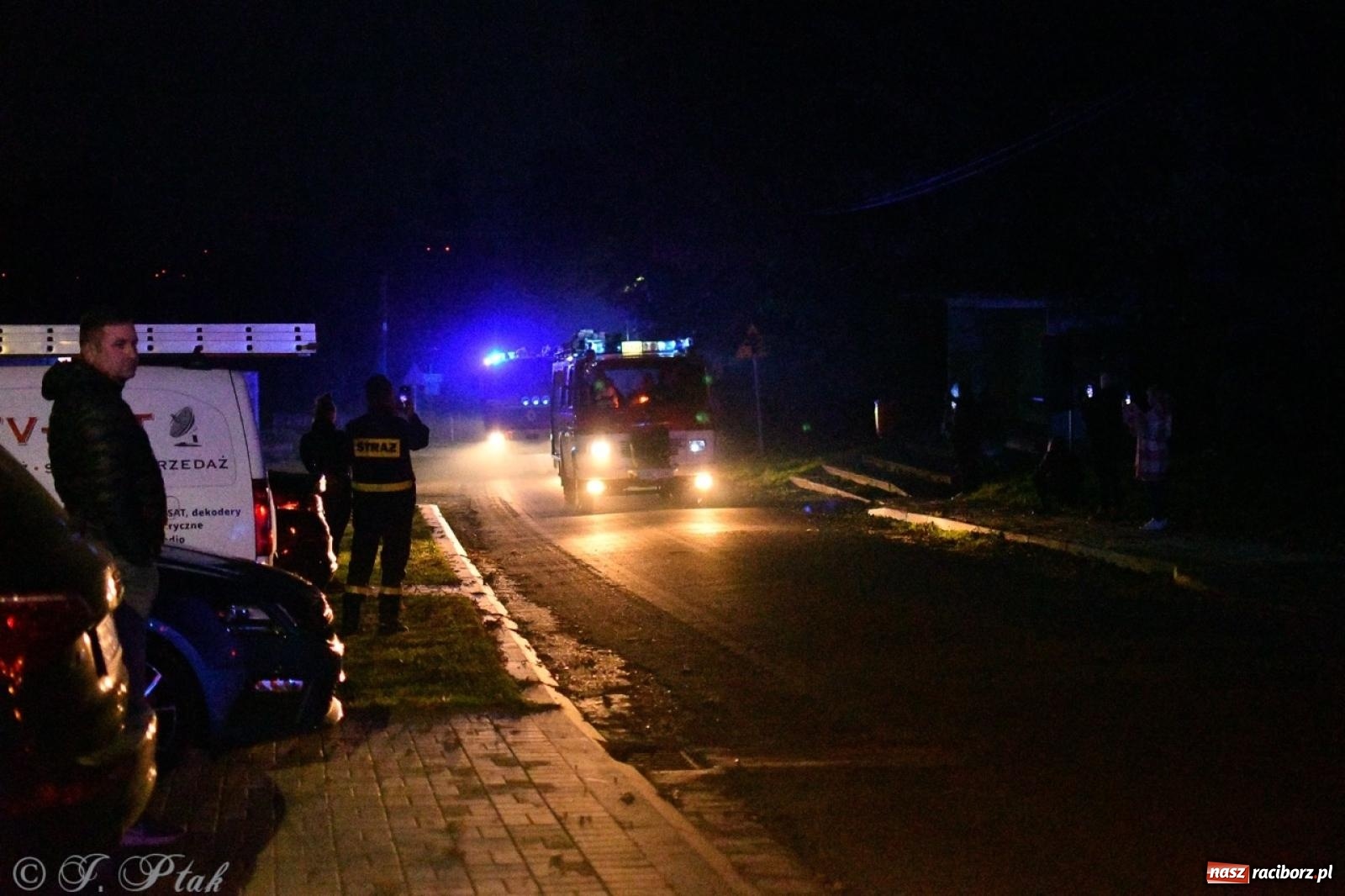 Zdjęcie w galerii na portalu naszraciborz.pl: W końcu mają czym wyjeżdżać do akcji. OSP Gródczanki mają nowy lekki wóz strażacki wiadomości z regionu