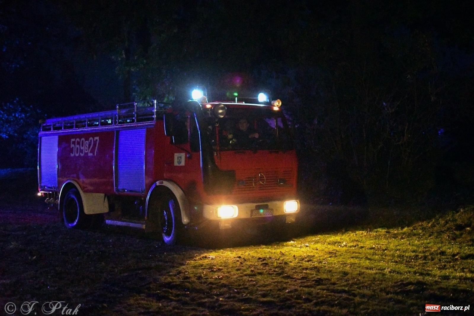 Zdjęcie w galerii na portalu naszraciborz.pl: W końcu mają czym wyjeżdżać do akcji. OSP Gródczanki mają nowy lekki wóz strażacki wiadomości z regionu