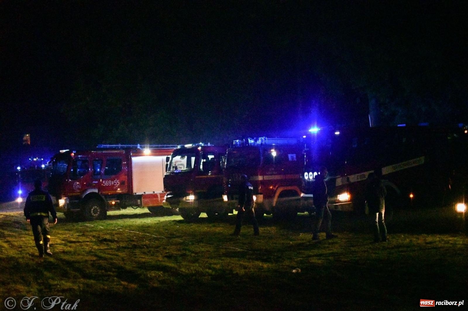 Zdjęcie w galerii na portalu naszraciborz.pl: W końcu mają czym wyjeżdżać do akcji. OSP Gródczanki mają nowy lekki wóz strażacki wiadomości z regionu