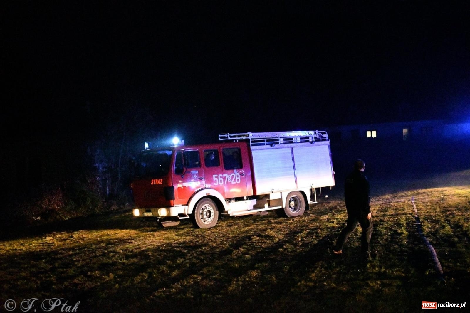 Zdjęcie w galerii na portalu naszraciborz.pl: W końcu mają czym wyjeżdżać do akcji. OSP Gródczanki mają nowy lekki wóz strażacki wiadomości z regionu
