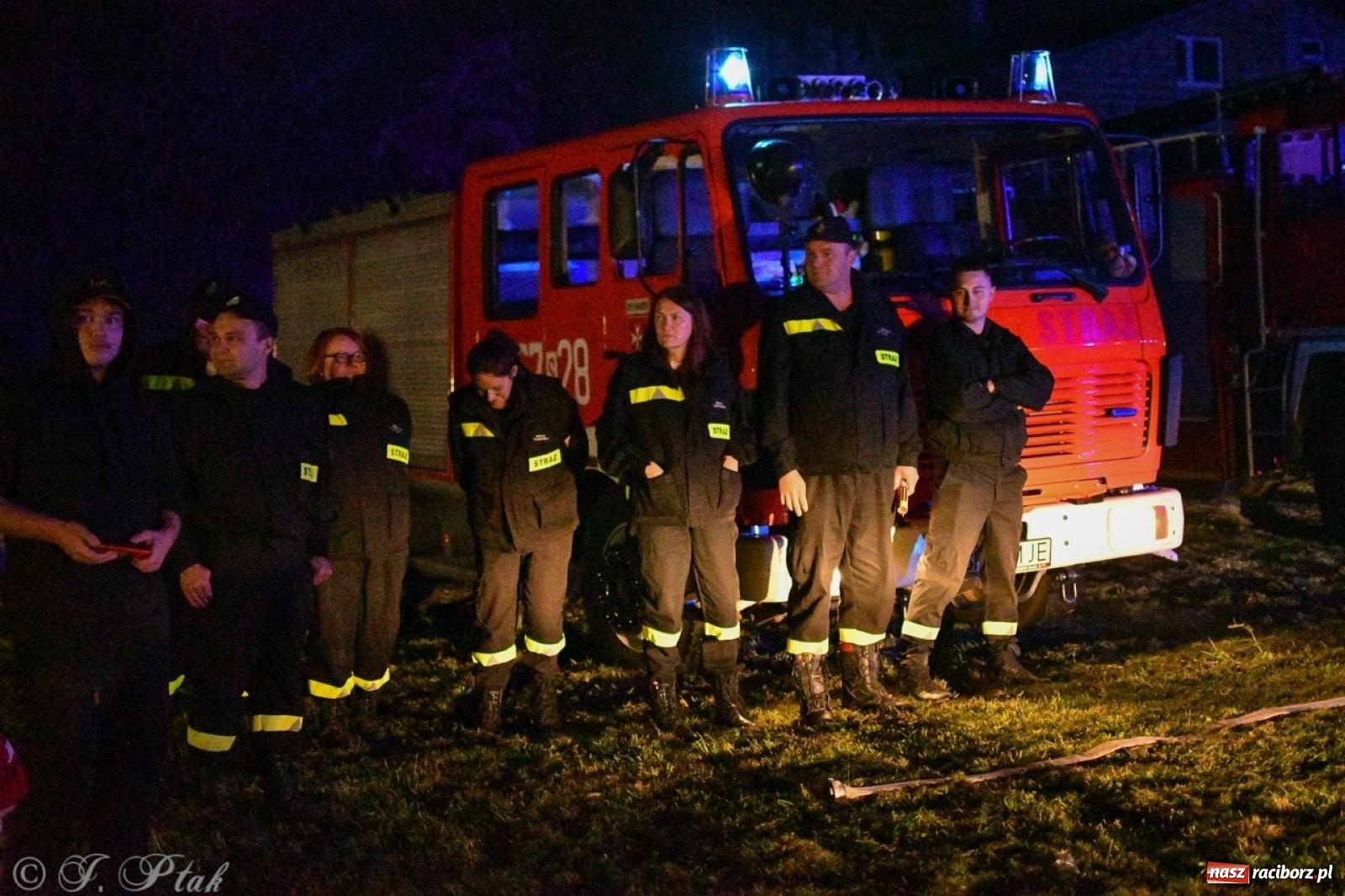 Zdjęcie w galerii na portalu naszraciborz.pl: W końcu mają czym wyjeżdżać do akcji. OSP Gródczanki mają nowy lekki wóz strażacki wiadomości z regionu