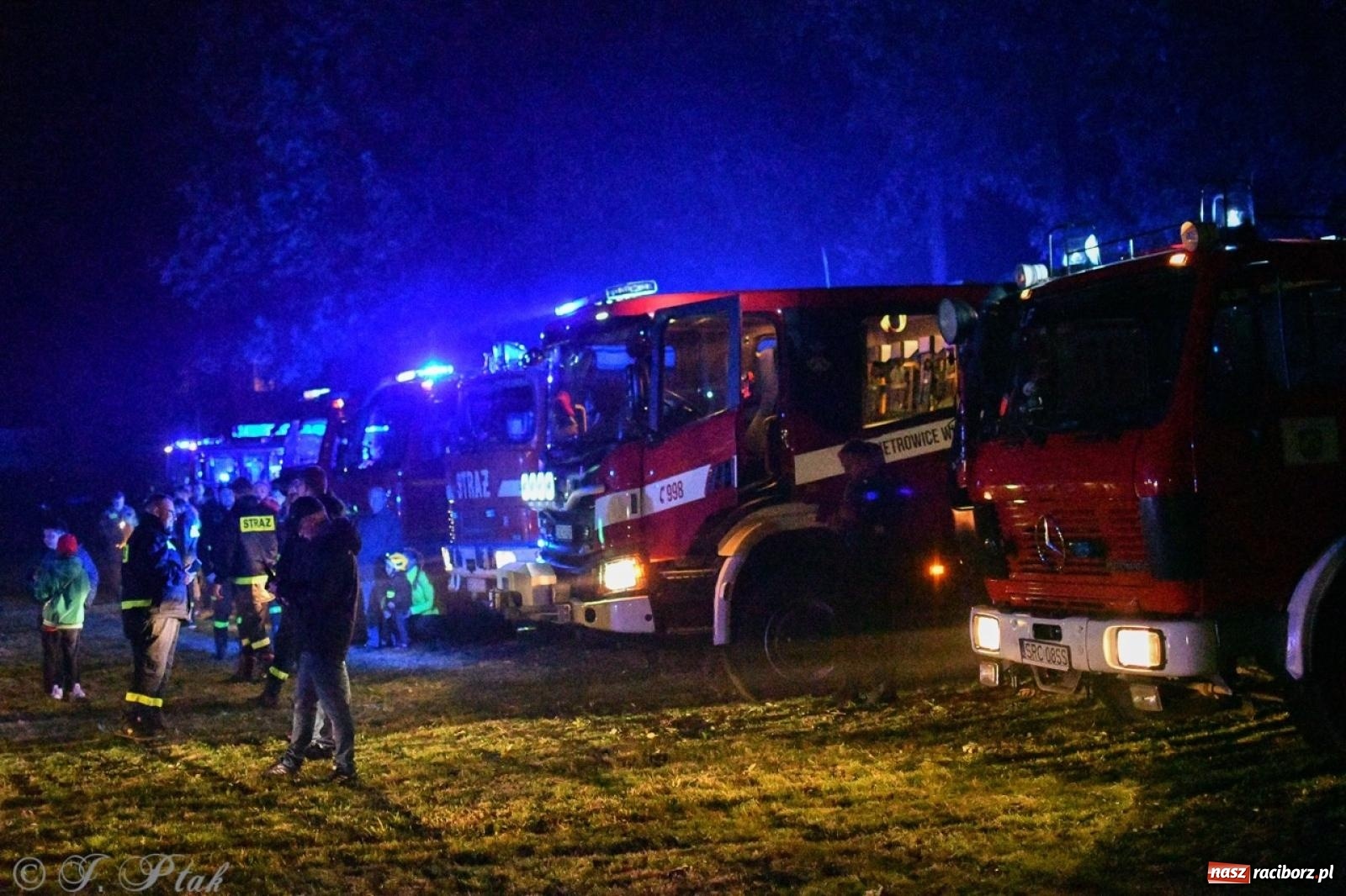 Zdjęcie w galerii na portalu naszraciborz.pl: W końcu mają czym wyjeżdżać do akcji. OSP Gródczanki mają nowy lekki wóz strażacki wiadomości z regionu