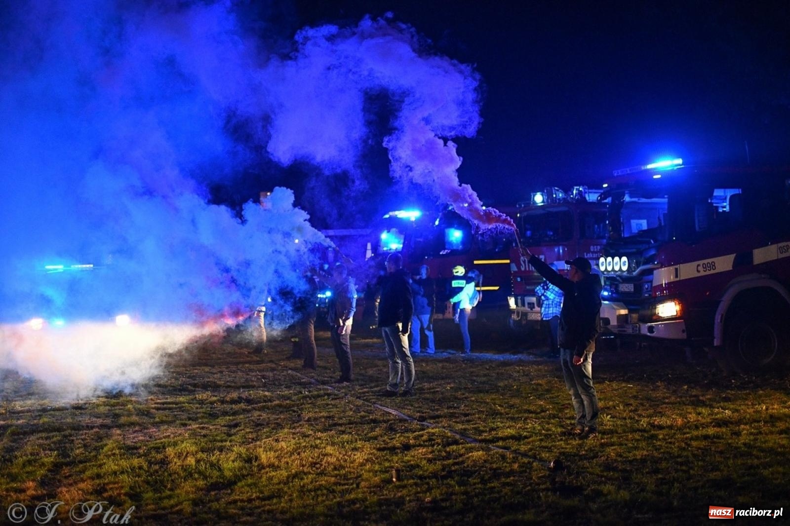 Zdjęcie w galerii na portalu naszraciborz.pl: W końcu mają czym wyjeżdżać do akcji. OSP Gródczanki mają nowy lekki wóz strażacki wiadomości z regionu