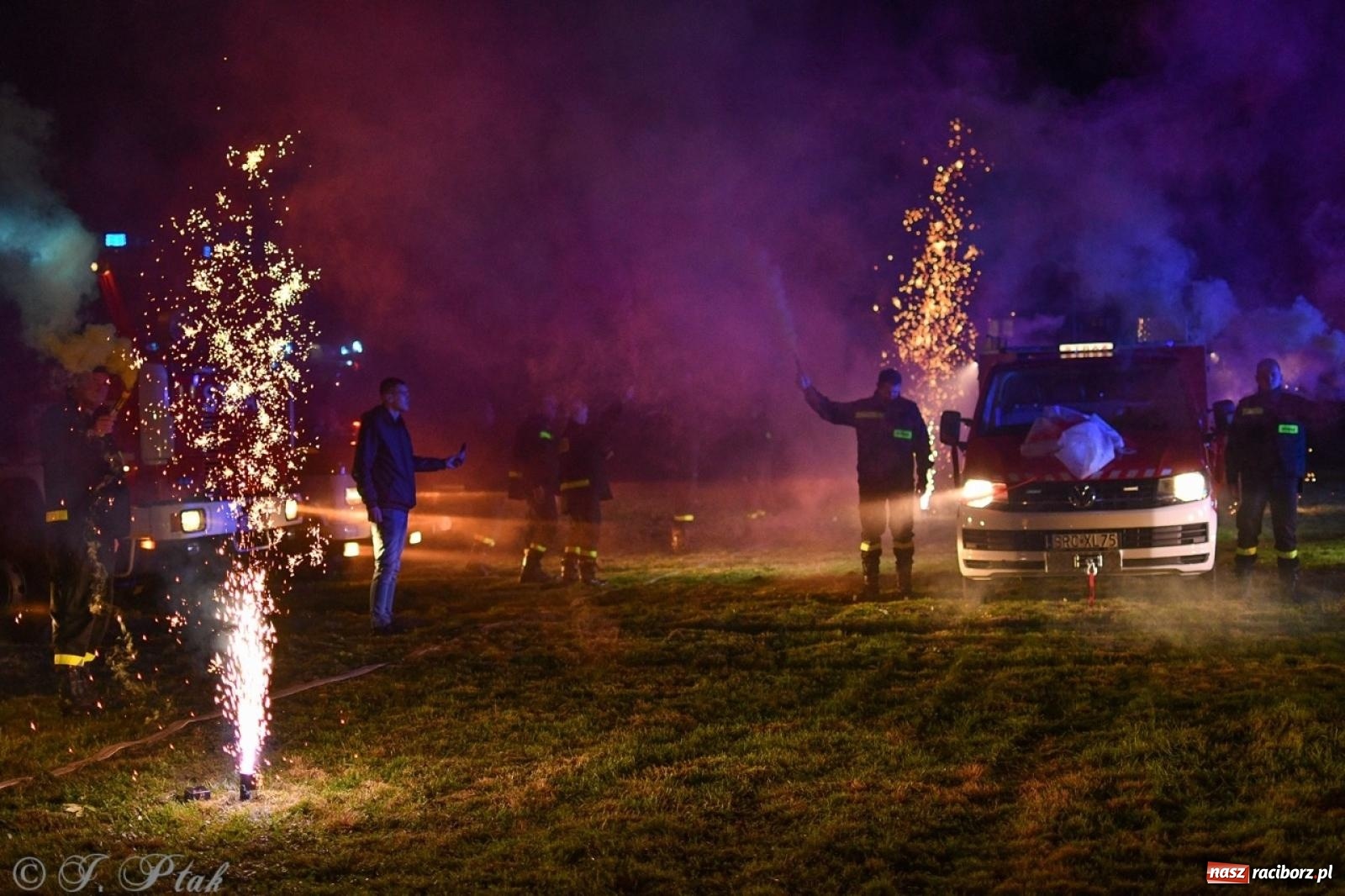 Zdjęcie w galerii na portalu naszraciborz.pl: W końcu mają czym wyjeżdżać do akcji. OSP Gródczanki mają nowy lekki wóz strażacki wiadomości z regionu