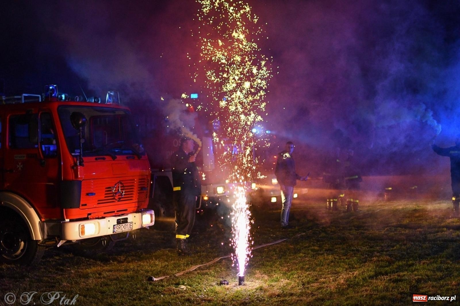 Zdjęcie w galerii na portalu naszraciborz.pl: W końcu mają czym wyjeżdżać do akcji. OSP Gródczanki mają nowy lekki wóz strażacki wiadomości z regionu