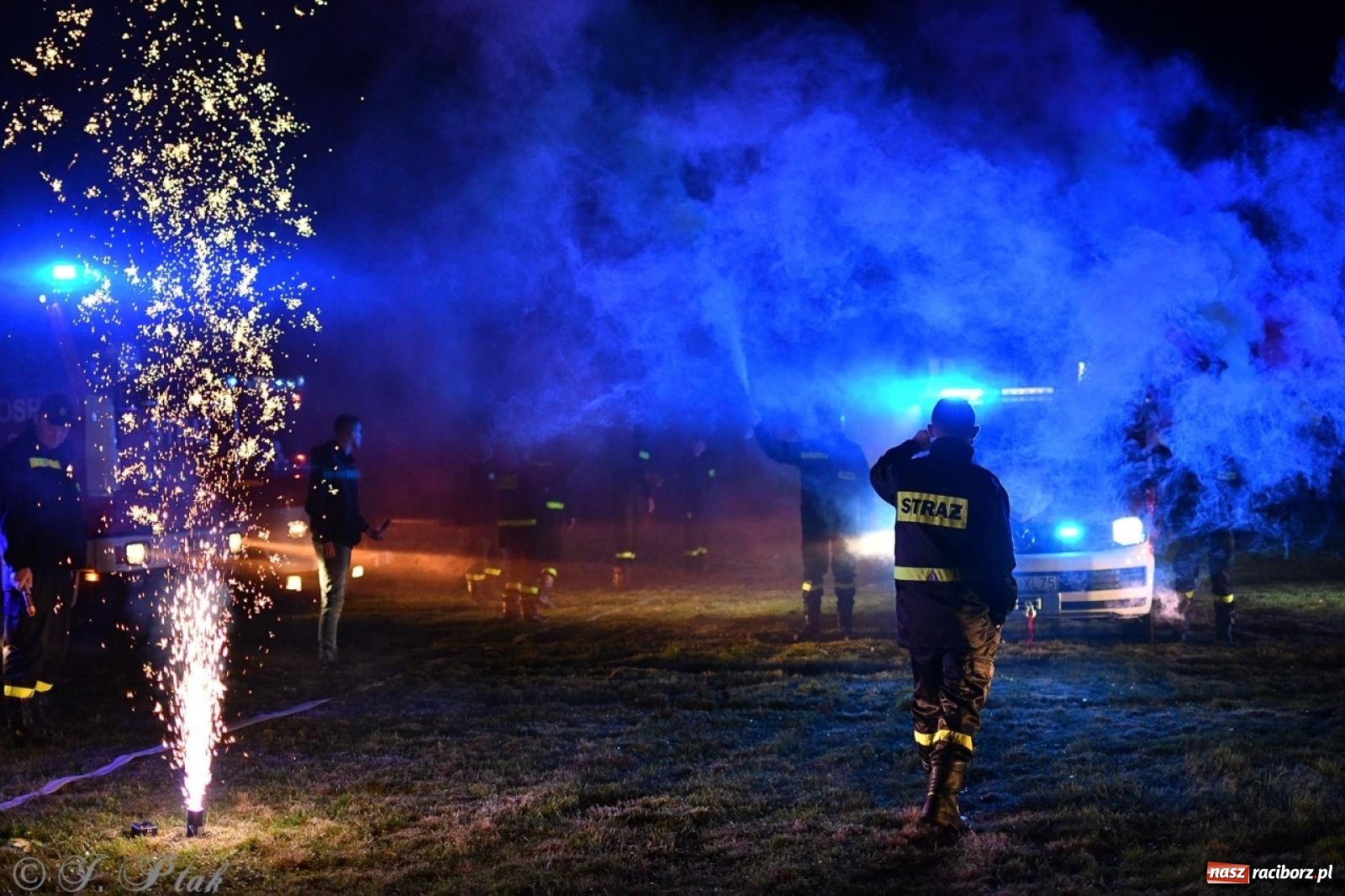 Zdjęcie w galerii na portalu naszraciborz.pl: W końcu mają czym wyjeżdżać do akcji. OSP Gródczanki mają nowy lekki wóz strażacki wiadomości z regionu