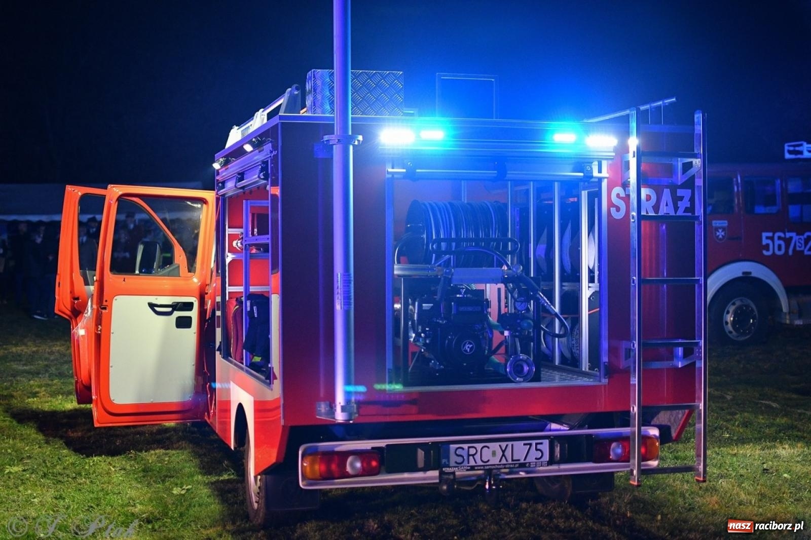 Zdjęcie w galerii na portalu naszraciborz.pl: W końcu mają czym wyjeżdżać do akcji. OSP Gródczanki mają nowy lekki wóz strażacki wiadomości z regionu