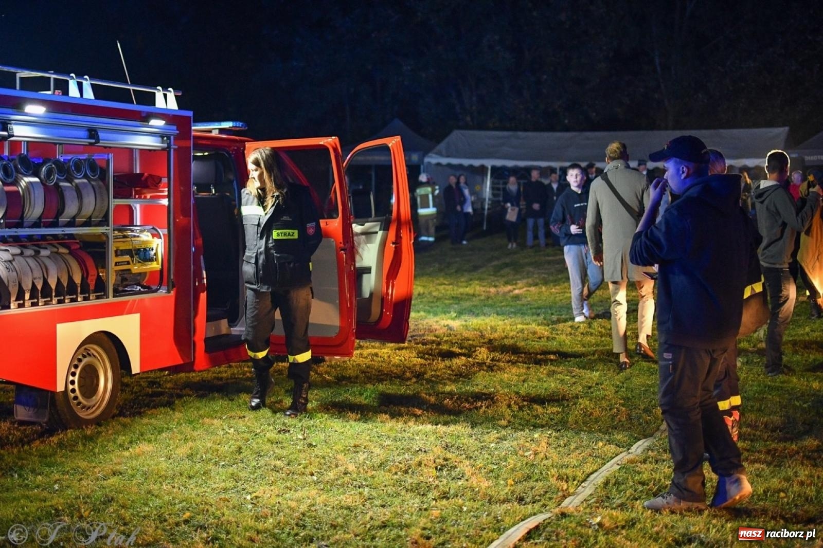 Zdjęcie w galerii na portalu naszraciborz.pl: W końcu mają czym wyjeżdżać do akcji. OSP Gródczanki mają nowy lekki wóz strażacki wiadomości z regionu