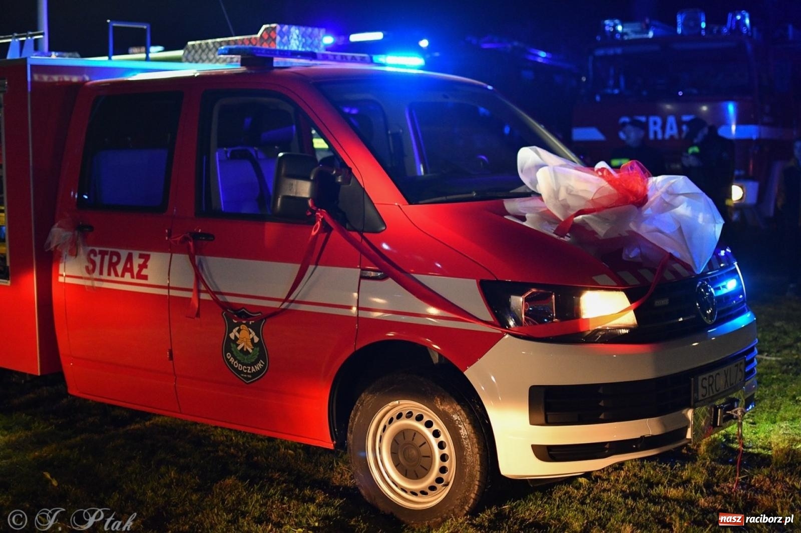 Zdjęcie w galerii na portalu naszraciborz.pl: W końcu mają czym wyjeżdżać do akcji. OSP Gródczanki mają nowy lekki wóz strażacki wiadomości z regionu