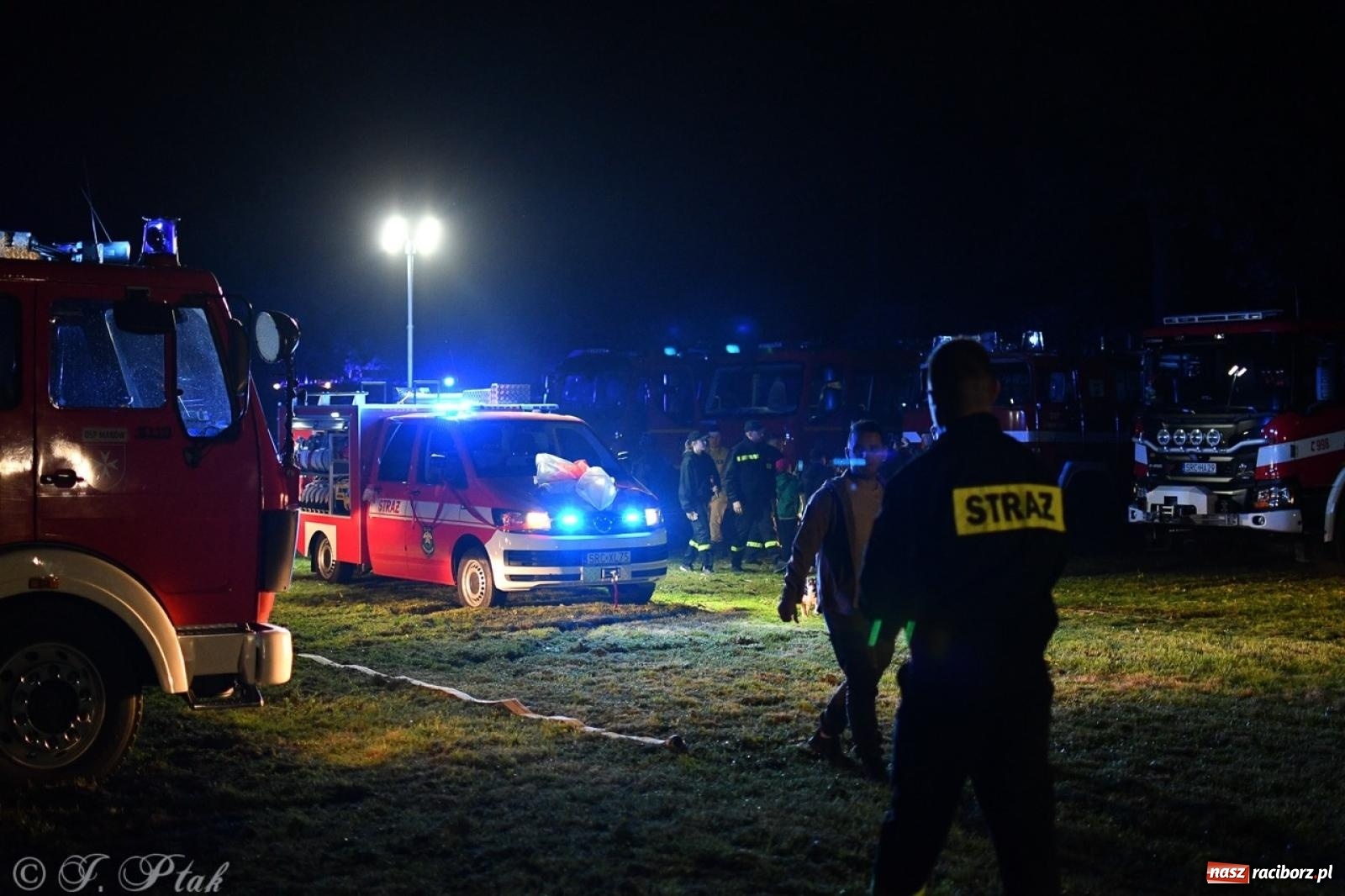 Zdjęcie w galerii na portalu naszraciborz.pl: W końcu mają czym wyjeżdżać do akcji. OSP Gródczanki mają nowy lekki wóz strażacki wiadomości z regionu