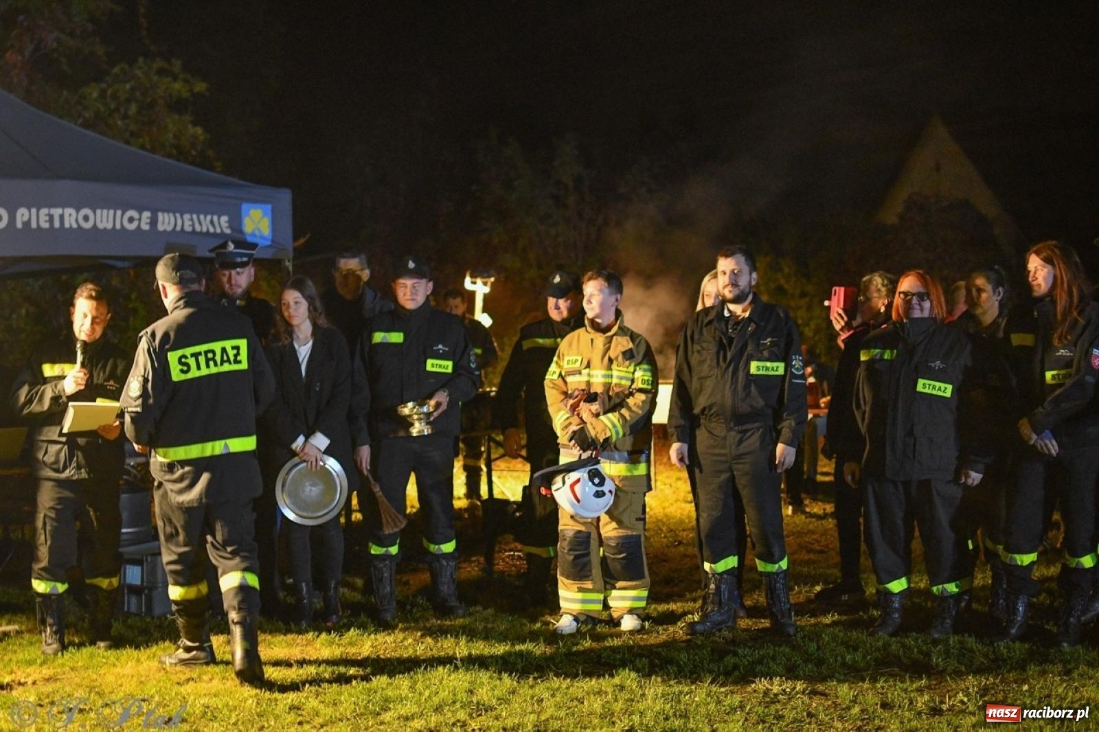 Zdjęcie w galerii na portalu naszraciborz.pl: W końcu mają czym wyjeżdżać do akcji. OSP Gródczanki mają nowy lekki wóz strażacki wiadomości z regionu