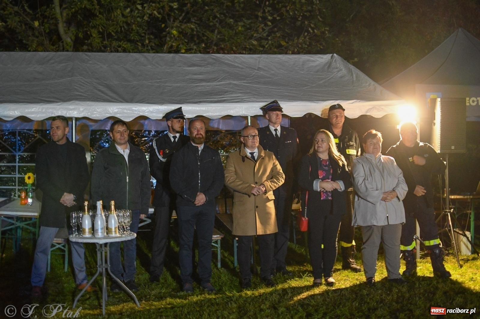 Zdjęcie w galerii na portalu naszraciborz.pl: W końcu mają czym wyjeżdżać do akcji. OSP Gródczanki mają nowy lekki wóz strażacki wiadomości z regionu