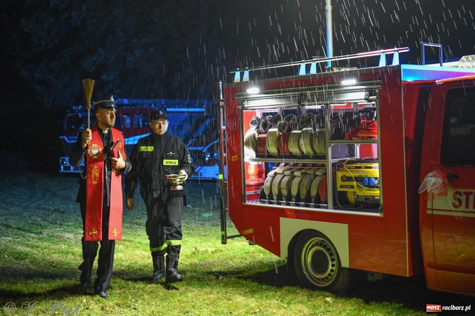 Zdjęcie w galerii na portalu naszraciborz.pl: W końcu mają czym wyjeżdżać do akcji. OSP Gródczanki mają nowy lekki wóz strażacki wiadomości z regionu