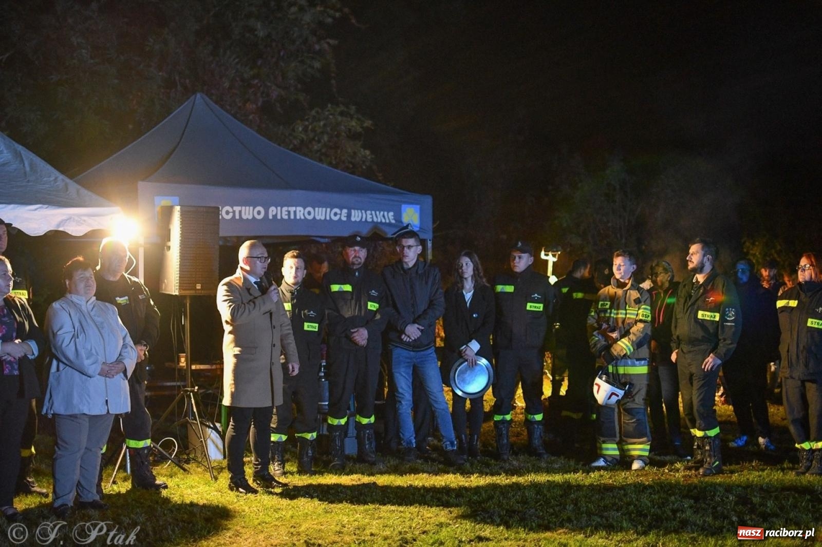 Zdjęcie w galerii na portalu naszraciborz.pl: W końcu mają czym wyjeżdżać do akcji. OSP Gródczanki mają nowy lekki wóz strażacki wiadomości z regionu