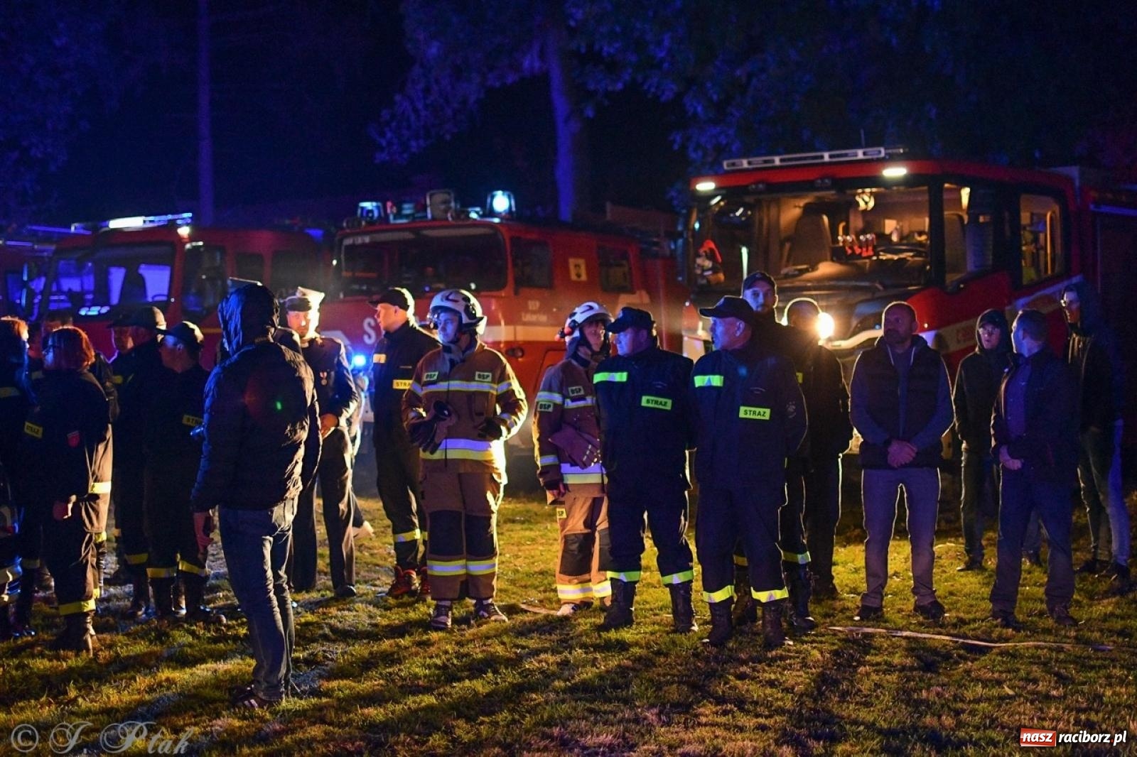 Zdjęcie w galerii na portalu naszraciborz.pl: W końcu mają czym wyjeżdżać do akcji. OSP Gródczanki mają nowy lekki wóz strażacki wiadomości z regionu