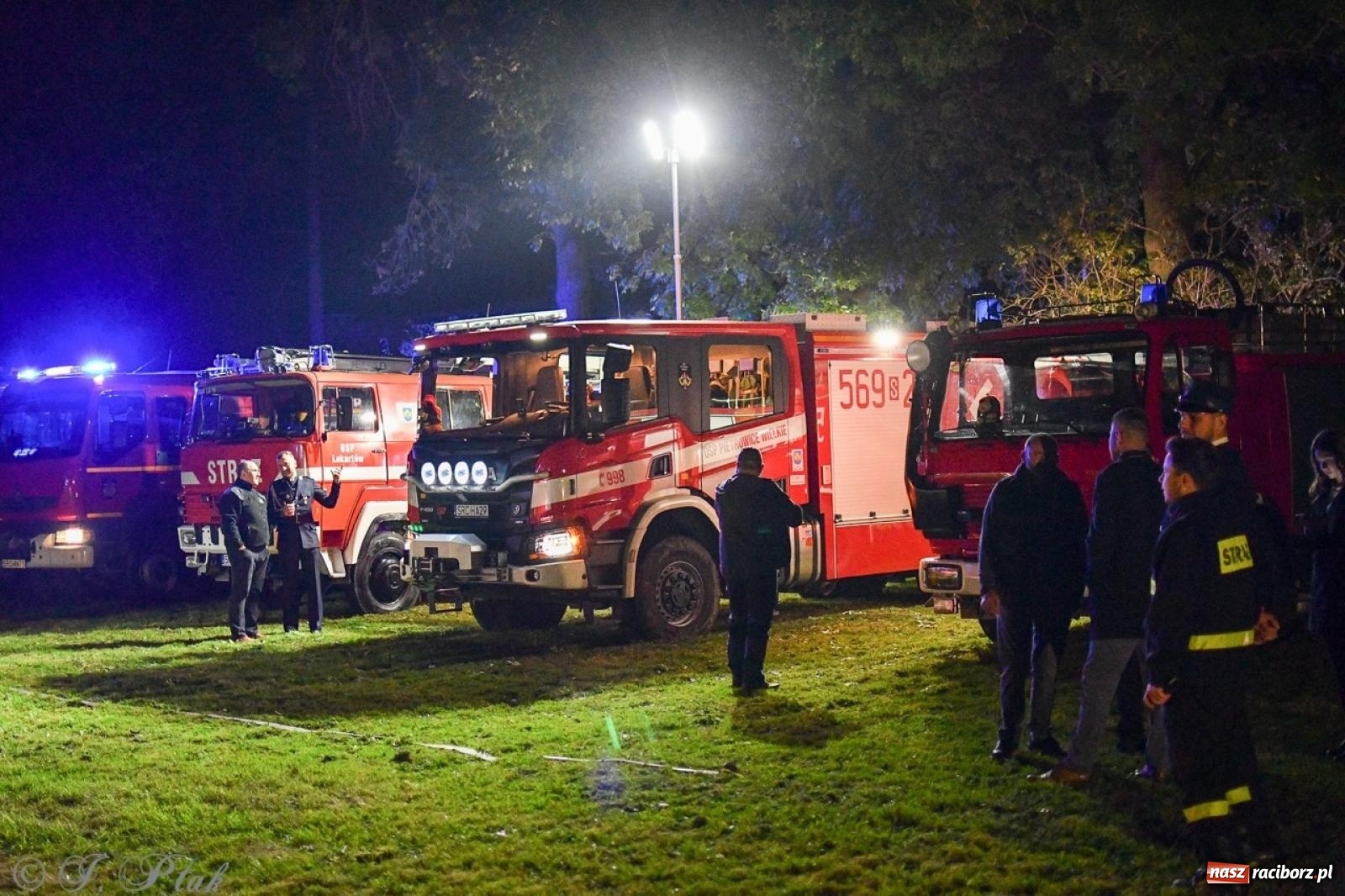Zdjęcie w galerii na portalu naszraciborz.pl: W końcu mają czym wyjeżdżać do akcji. OSP Gródczanki mają nowy lekki wóz strażacki wiadomości z regionu
