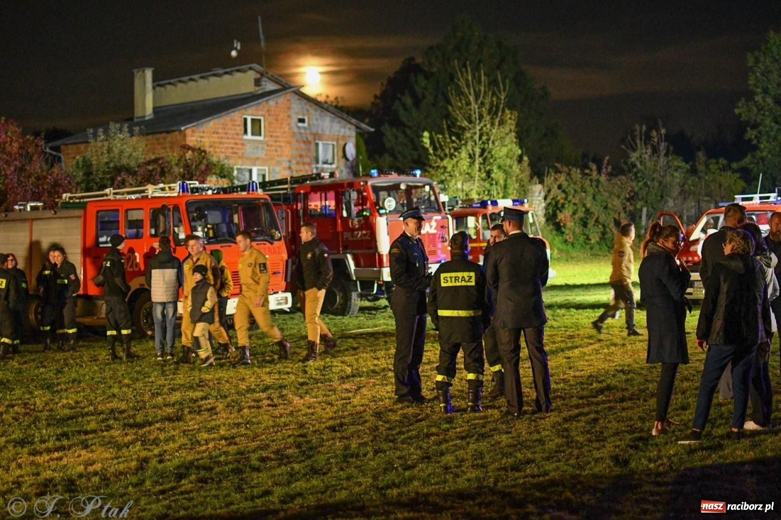 Zdjęcie w galerii na portalu naszraciborz.pl: W końcu mają czym wyjeżdżać do akcji. OSP Gródczanki mają nowy lekki wóz strażacki wiadomości z regionu
