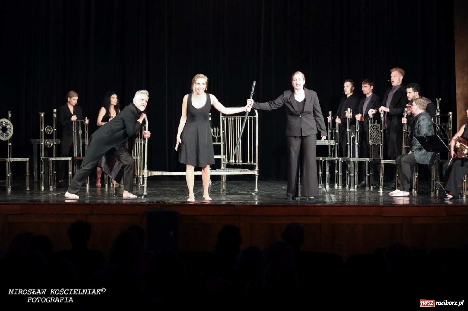 Zdjęcie w galerii na portalu naszraciborz.pl: Wrocławski Teatr Pieśń Kozła na deskach RCK wiadomości z regionu