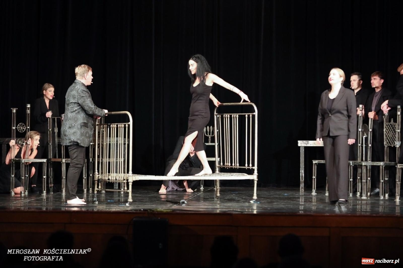 Zdjęcie w galerii na portalu naszraciborz.pl: Wrocławski Teatr Pieśń Kozła na deskach RCK wiadomości z regionu