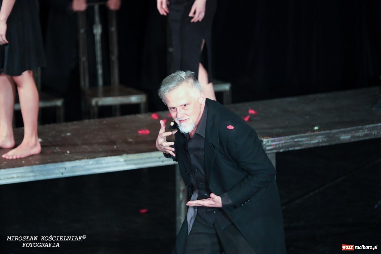 Zdjęcie w galerii na portalu naszraciborz.pl: Wrocławski Teatr Pieśń Kozła na deskach RCK wiadomości z regionu