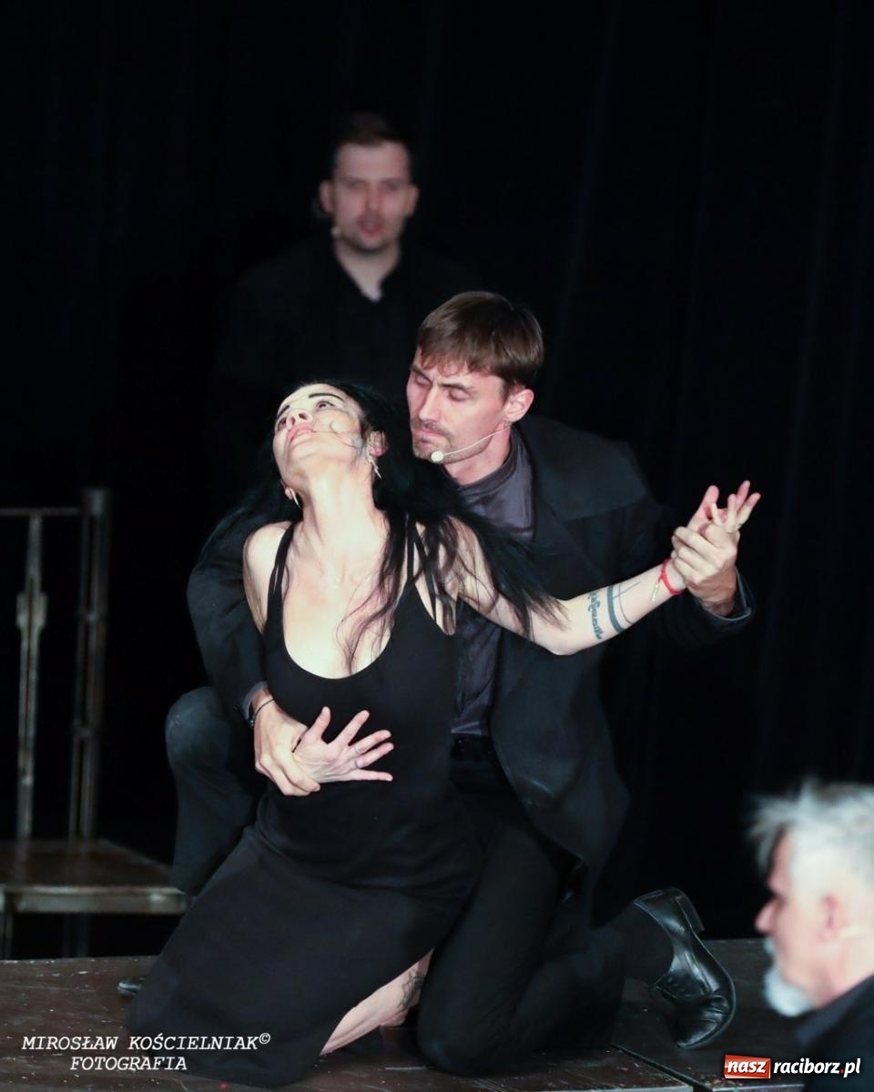 Zdjęcie w galerii na portalu naszraciborz.pl: Wrocławski Teatr Pieśń Kozła na deskach RCK wiadomości z regionu