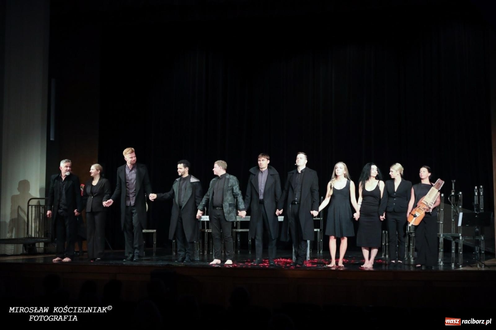 Zdjęcie w galerii na portalu naszraciborz.pl: Wrocławski Teatr Pieśń Kozła na deskach RCK wiadomości z regionu